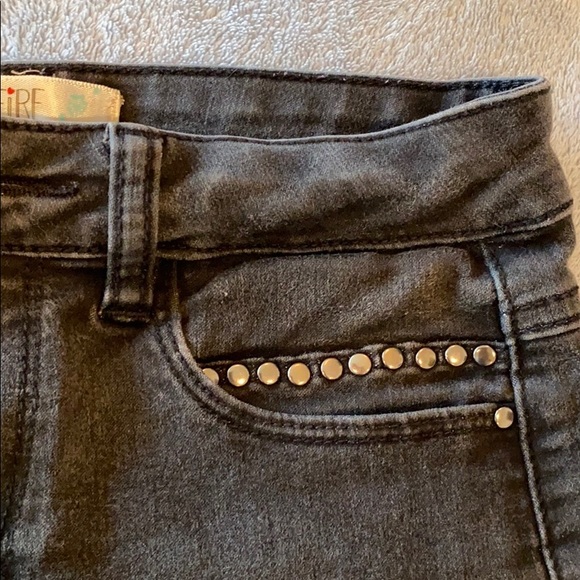 Shorts - Picture 4 of 4